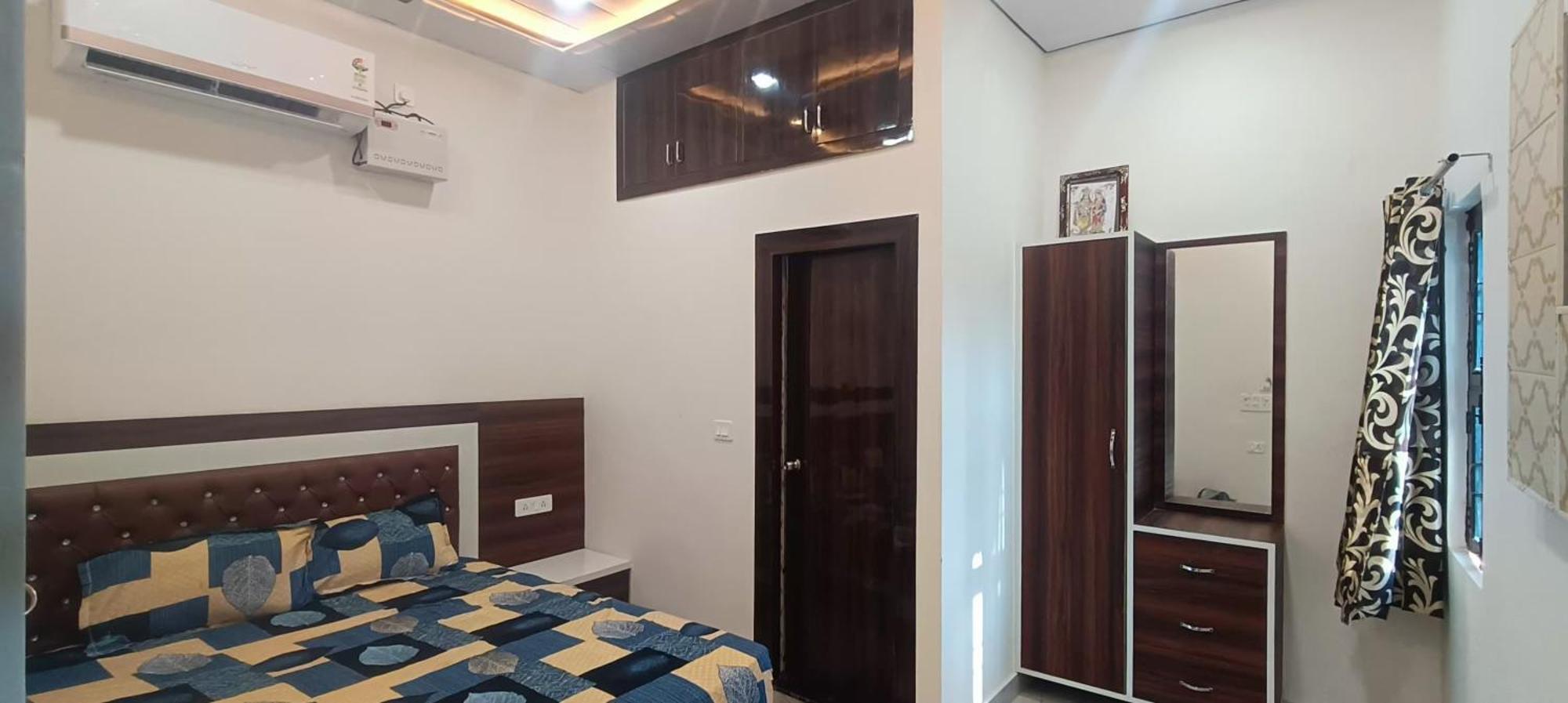 Goenka Home Stay Barsana Chhata Bagian luar foto