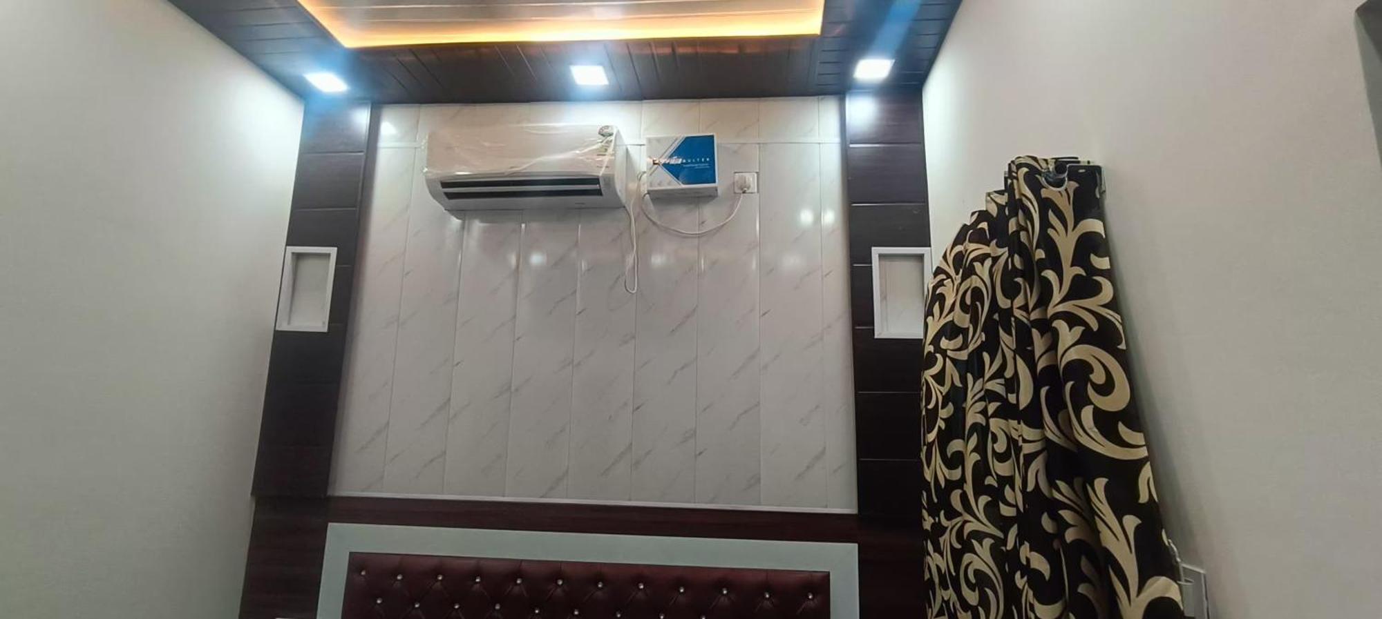 Goenka Home Stay Barsana Chhata Bagian luar foto