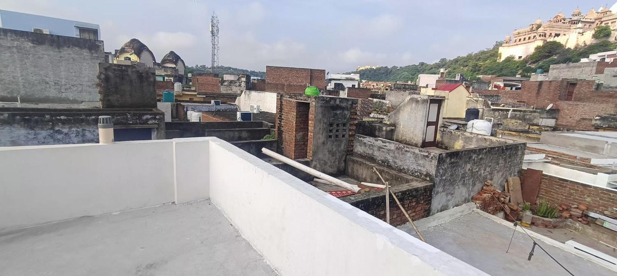 Goenka Home Stay Barsana Chhata Bagian luar foto