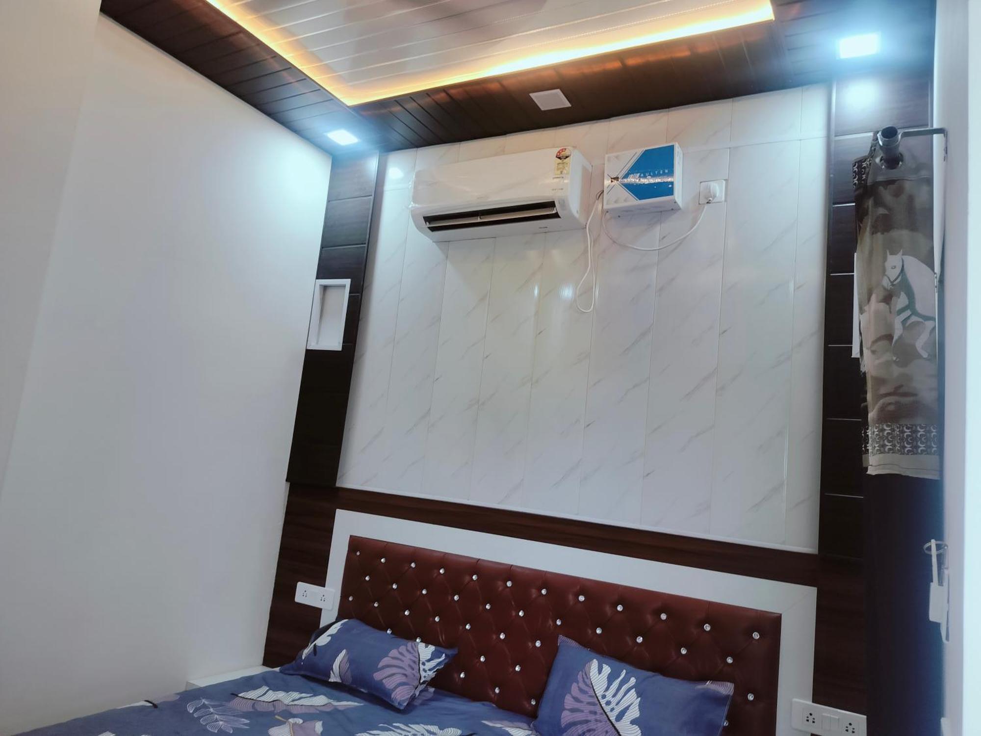 Goenka Home Stay Barsana Chhata Bagian luar foto